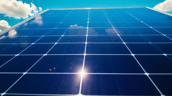 Guide complet sur les panneaux solaires : coûts et bénéfices